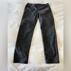 Lululemon | Women’s SZ 6 | Day Trip Boyfriend Pant Lotus Camo Black